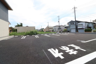 【駐車場】 | ファミーユ　Ｔ