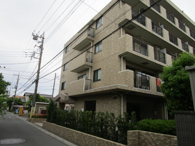 桶川市末広　中古マンションのエントランス