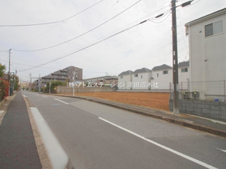 【前面道路含む現地写真】