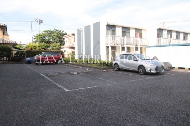 レオパレスジゴジ１の駐車場