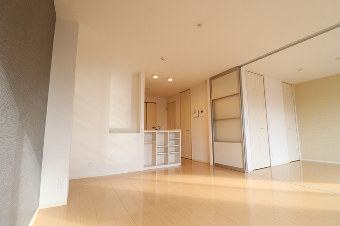 熊本市中央区国府１丁目のアパートの居間・リビング