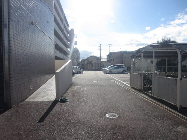 【駐車場】