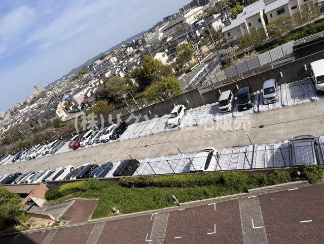 リバティパーク枚方A棟の駐車場|敷地内駐車場
■物件内覧・資金計画相談・住宅ローン相談、リフォーム相談、お問合せ受付中■
※当日・翌日のご内覧、ご相談はお電話でのお問合せがスムーズです！