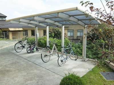 【その他共用部分】 | リヴェールA棟 | ネット無料。自転車置き場です
