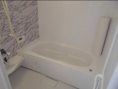 【浴室】 | リヴェールA棟 | ネット無料。コンパクトで使いやすいお風呂です