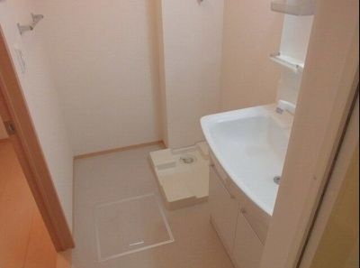 【独立洗面台】 | リヴェールA棟 | ネット無料。朝の身支度には欠かせない独立洗面化粧台