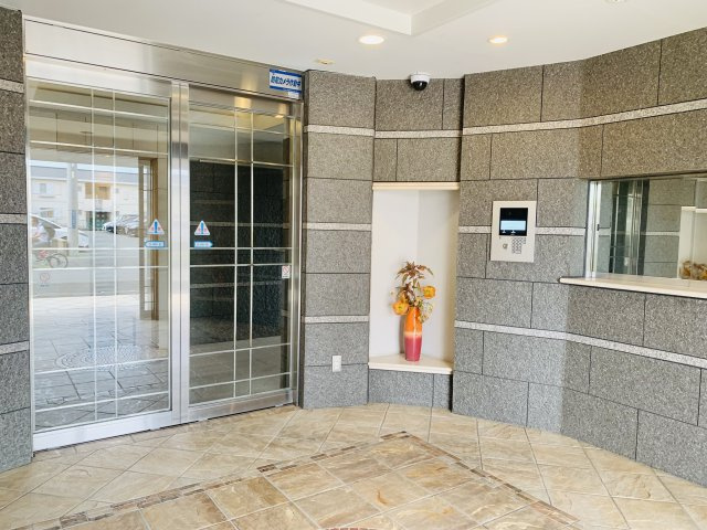 エンゼル宮竹フォルム　静岡市駿河区宮竹のエントランス|エントランスはオートロックで安心です。