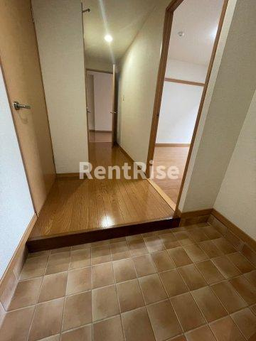 ヴォワール三和Ａ棟の玄関