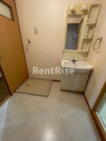 ヴォワール三和Ａ棟の玄関