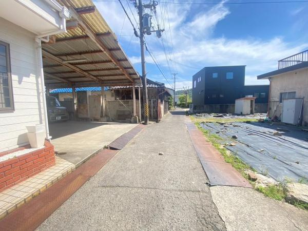 和歌山市岩橋　中古戸建の前面道路含む現地写真