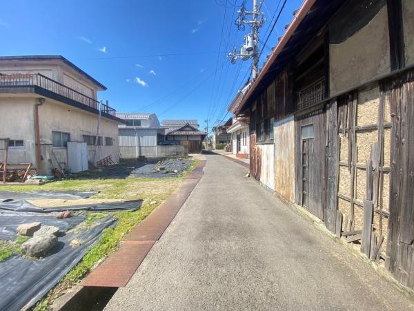 和歌山市岩橋　中古戸建の前面道路含む現地写真