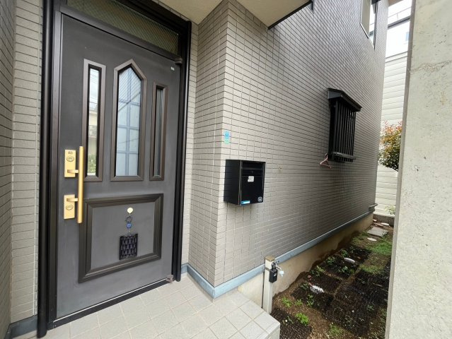 鹿ノ下通戸建のエントランス