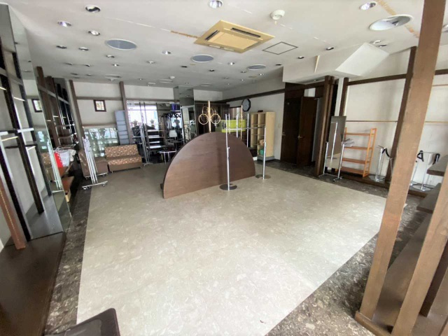 日の出町 ボンヌモード様のロビー