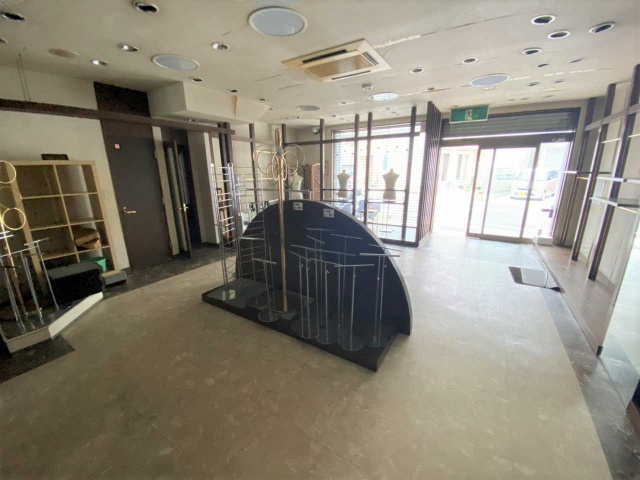 日の出町 ボンヌモード様のロビー