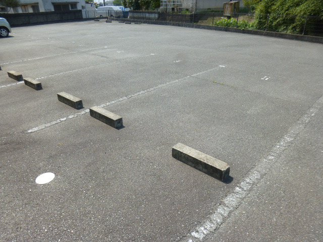 リバーサイドビレッジの駐車場