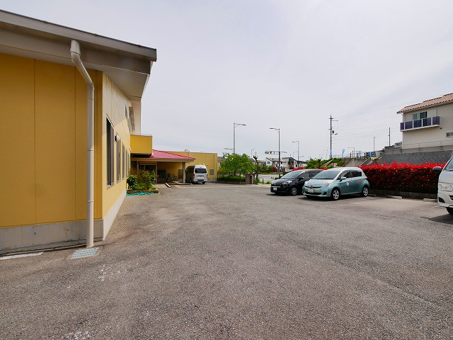 州見台7丁目店舗事務所の駐車場