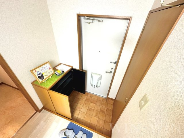 クレア一本木の玄関