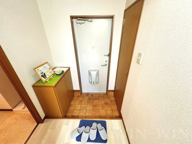 クレア一本木の玄関