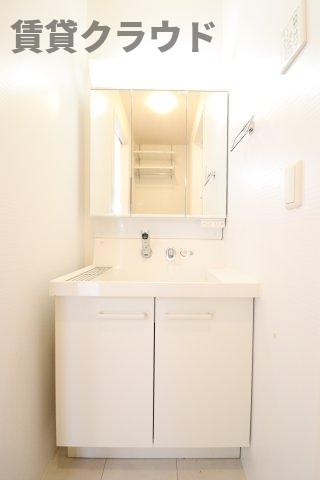 フォレステラ葛城の洗面所|朝の準備に活躍する、洗髪洗面化粧台！