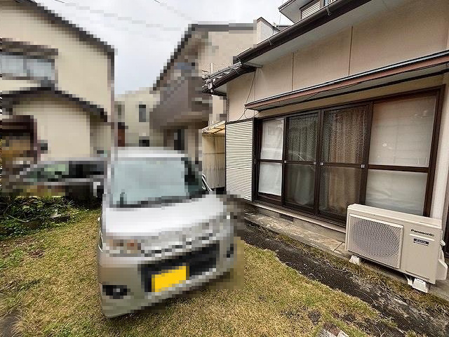 高知市介良乙　中古戸建ての駐車場