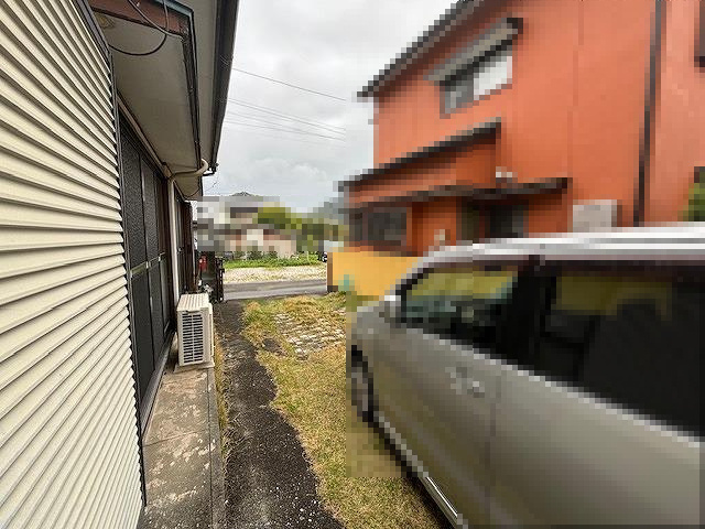 高知市介良乙　中古戸建ての駐車場
