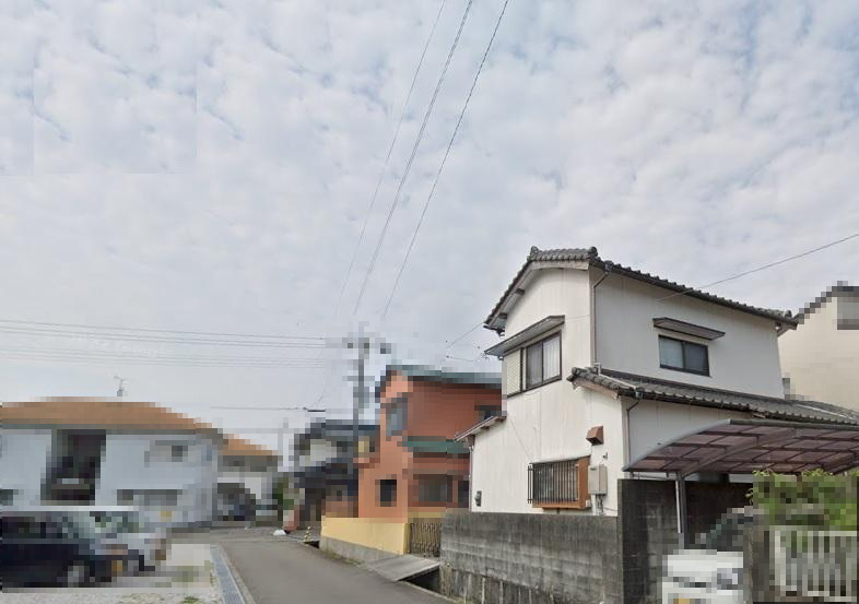 高知市介良乙　中古戸建ての前面道路含む現地写真