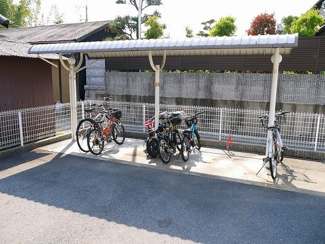 ベルメゾン（結崎）のその他共用部分|自転車置き場