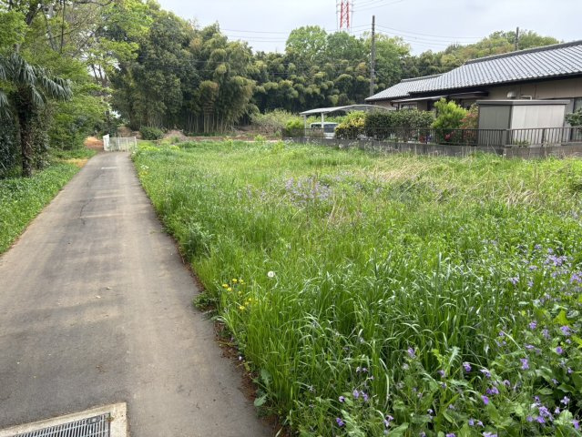 坂戸市塚越　建築条件なし売地　東武東上線『若葉駅』徒歩36分　【勝呂小学区】の前面道路含む現地写真