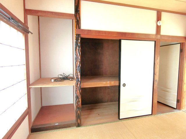茂原綱島戸建の収納