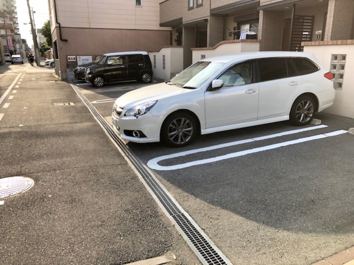 ルーニィー船橋の駐車場
