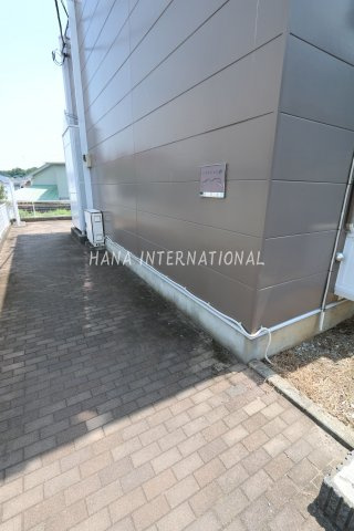レオパレス新逆井のエントランス