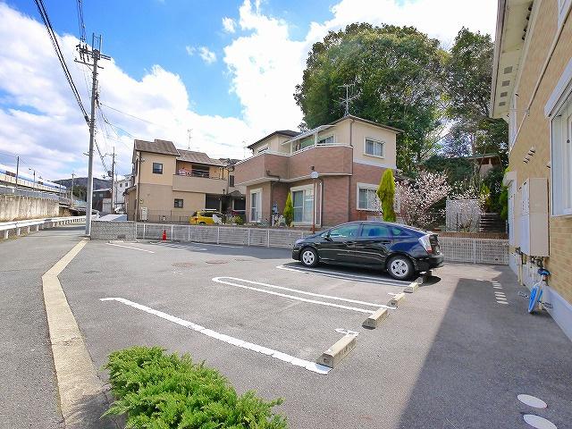ルナ　ハイツの駐車場|駐車場があります