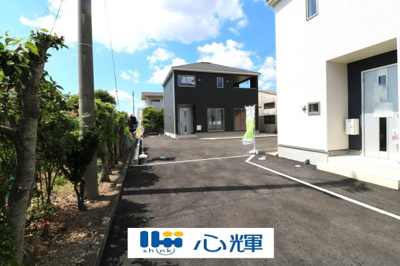 【前面道路含む現地写真】 | クレイドルガーデン防府市田島 第５（１号棟） | お車の出し入れも楽々です。
