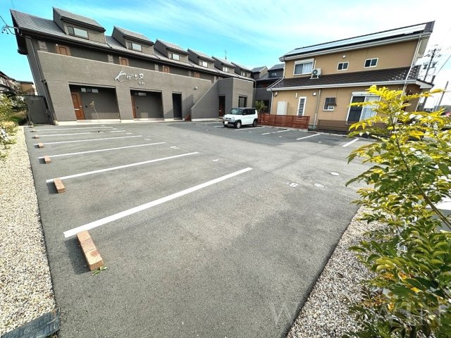 セザンヌ牧野の駐車場
