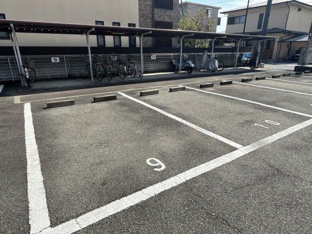 AG　REGA堂本の駐車場