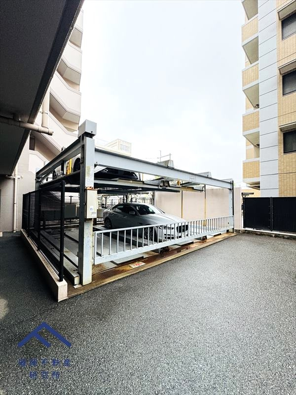 アムール板付6の駐車場