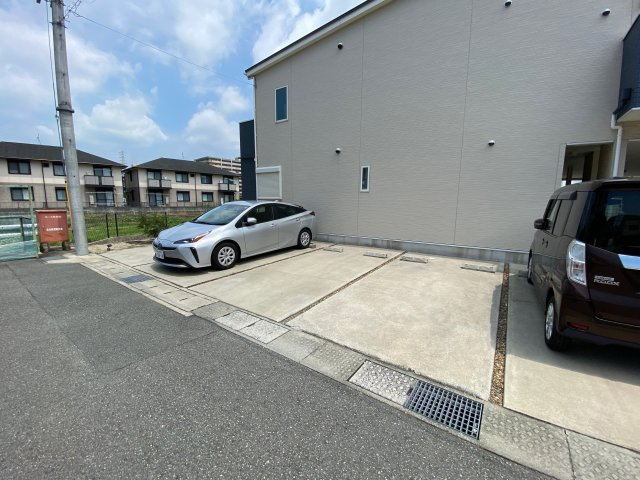 サンスーシの駐車場
