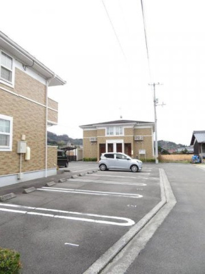 【駐車場】 | ブルック磯Ⅰ | 駐車場完備です