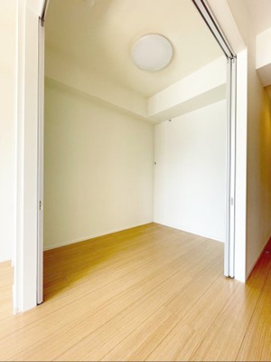 【洋室】 | ウェルブライト美野島 | 別号室の写真になります。現況優先。