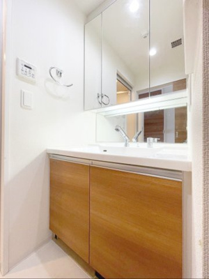 【洗面所】 | ウェルブライト美野島 | 別号室の写真になります。現況優先。