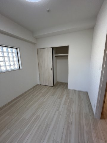 プレジオ今福鶴見の洋室