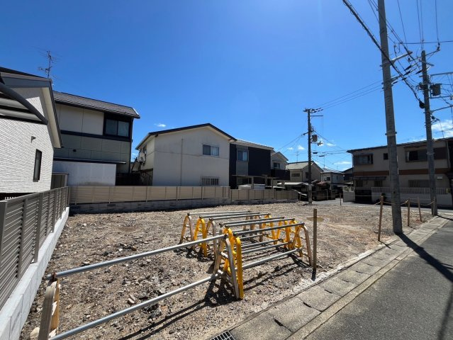 閑静な住宅地●人気の角地●有効宅地面積約６６坪●建築条件無し売土地●山科区東野南井ノ上町の外観|現況 更地(令和６年５月撮影)
