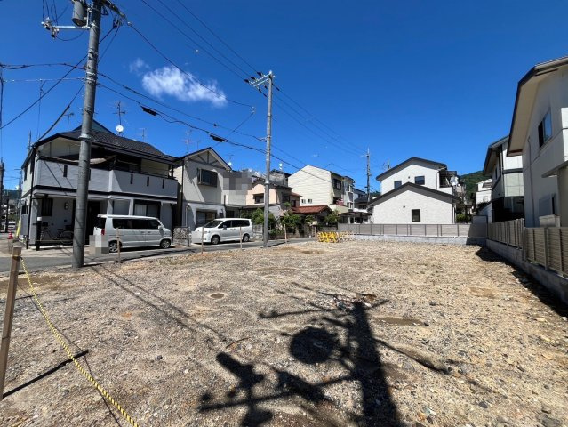 閑静な住宅地●人気の角地●有効宅地面積約６６坪●建築条件無し売土地●山科区東野南井ノ上町の外観|現況 更地(令和６年５月撮影)