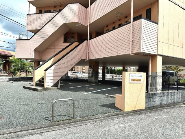 ジェンティール松原の駐車場