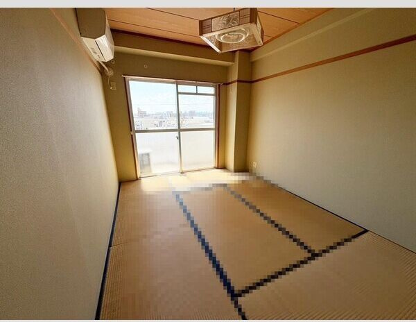 【居間・リビング】 | ロイヤルマンションHAMADA | 同建物別部屋のお写真です