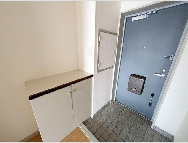【玄関】 | ロイヤルマンションHAMADA | 同建物別部屋のお写真です