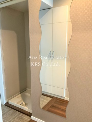 【設備】 | ブエナビスタ大手通 | 玄関にあるおしゃれな姿見鏡♪