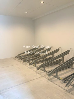 【その他】 | ブエナビスタ大手通 | サイクルスタンド付きの屋内駐輪場です！