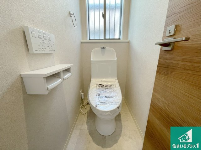 神戸市須磨区多井畑東町　未入居のトイレ|1・2階の2ヶ所にあるので、朝の忙しい時間の順番待ちもなく、深夜の利用にも大変便利です。