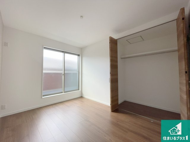 神戸市須磨区多井畑東町　未入居の洋室|収納スペースが充実しているので子供の成長に合わせてたくさん収納ができます！家族構成に合わせた様々な活用ができる収納！